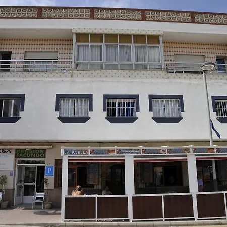 Guest house Backpackers Pension Facundo